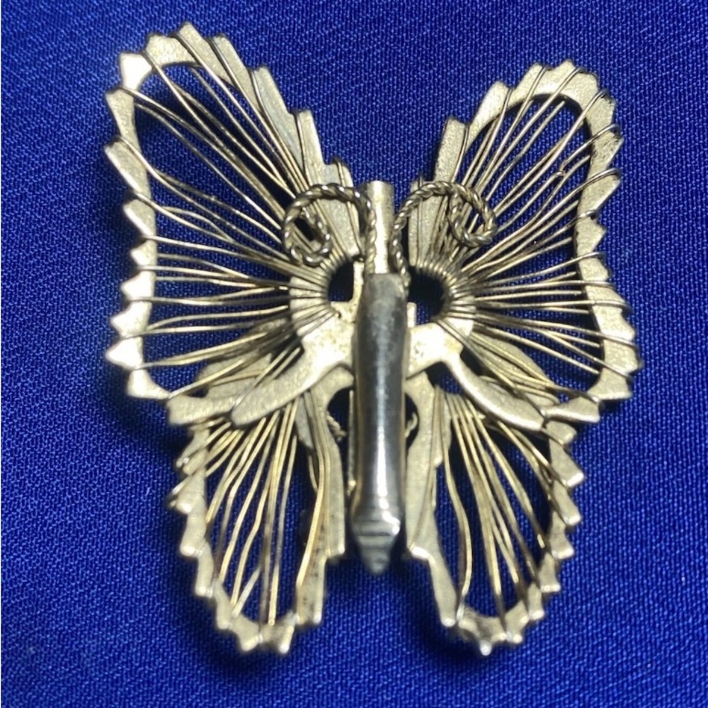 VINTAGE Gold Tone Wire Butterfly Brooch Pin– Openwork Filigree Design, 1.5”
